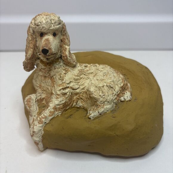 Clay Spaghetti Poodle/Doggie Cream Color Figurine rest on The Couch - Picture 1 of 9